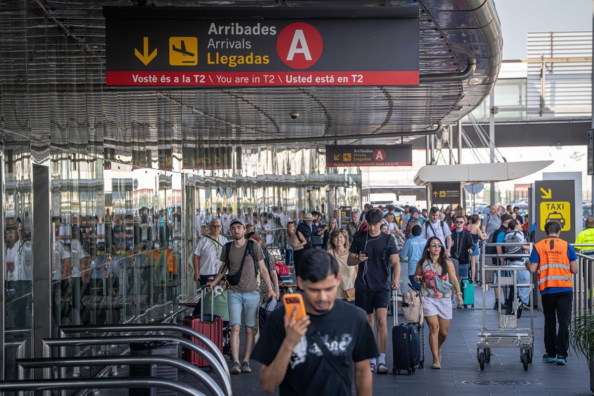 Aena invertirá 153 millones para transformar y coser la T2 del aeropuerto de Barcelona-El Prat
