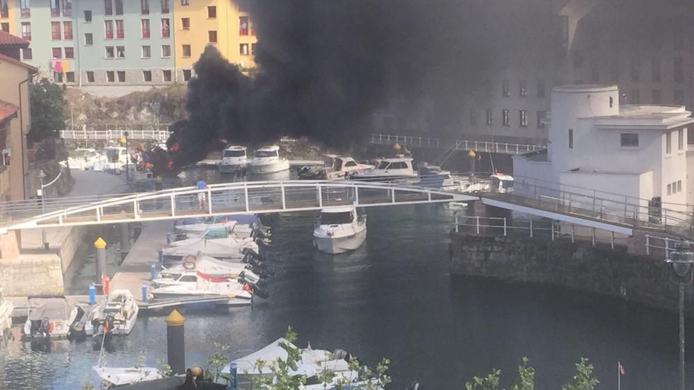 Dos heridos al explotar una lancha en el puerto de Llanes