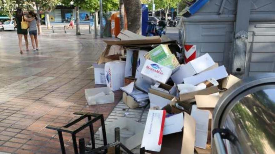 Basura acumulada en la Playa de San Juan