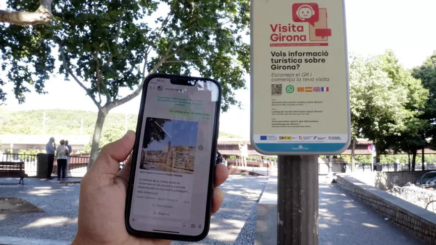 Girona crea un xat amb intel·ligència artificial perquè els turistes s'informin sobre monuments, hotels i restaurants
