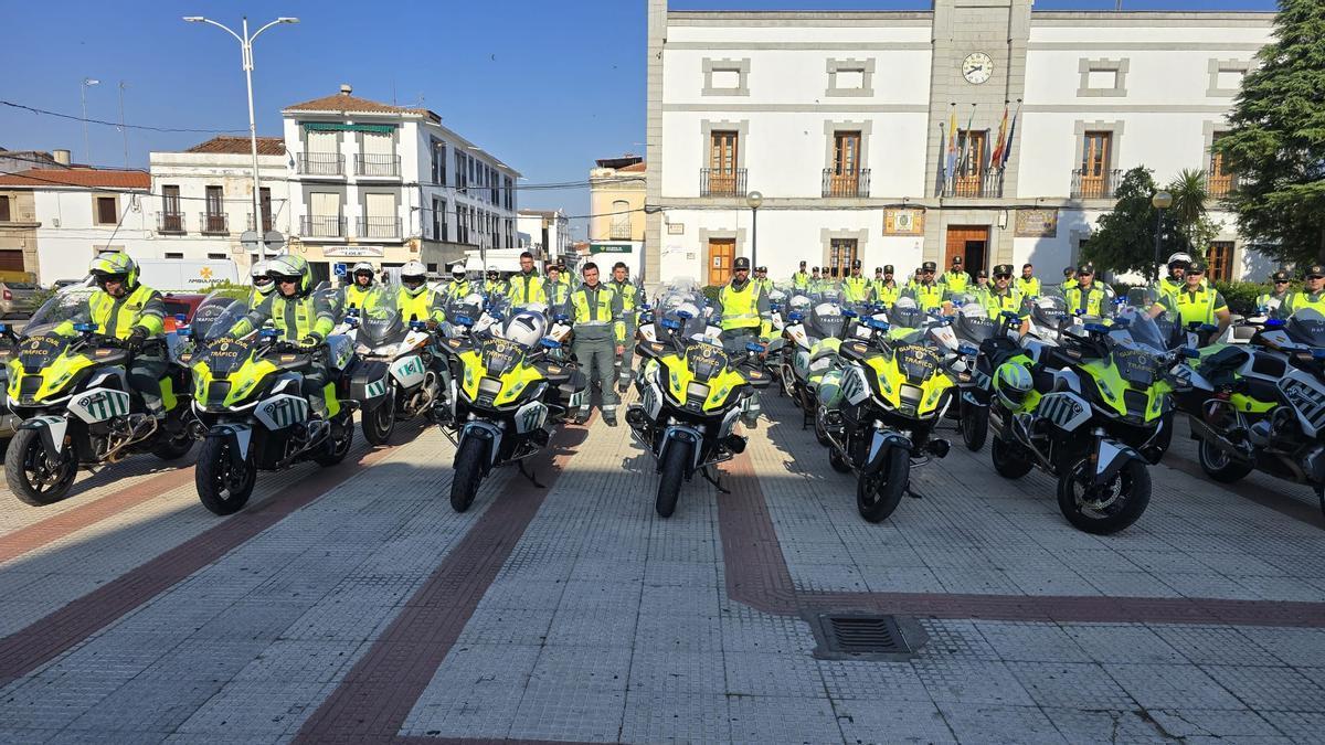 Agentes motoristas de la Guardia Civil en formación.
