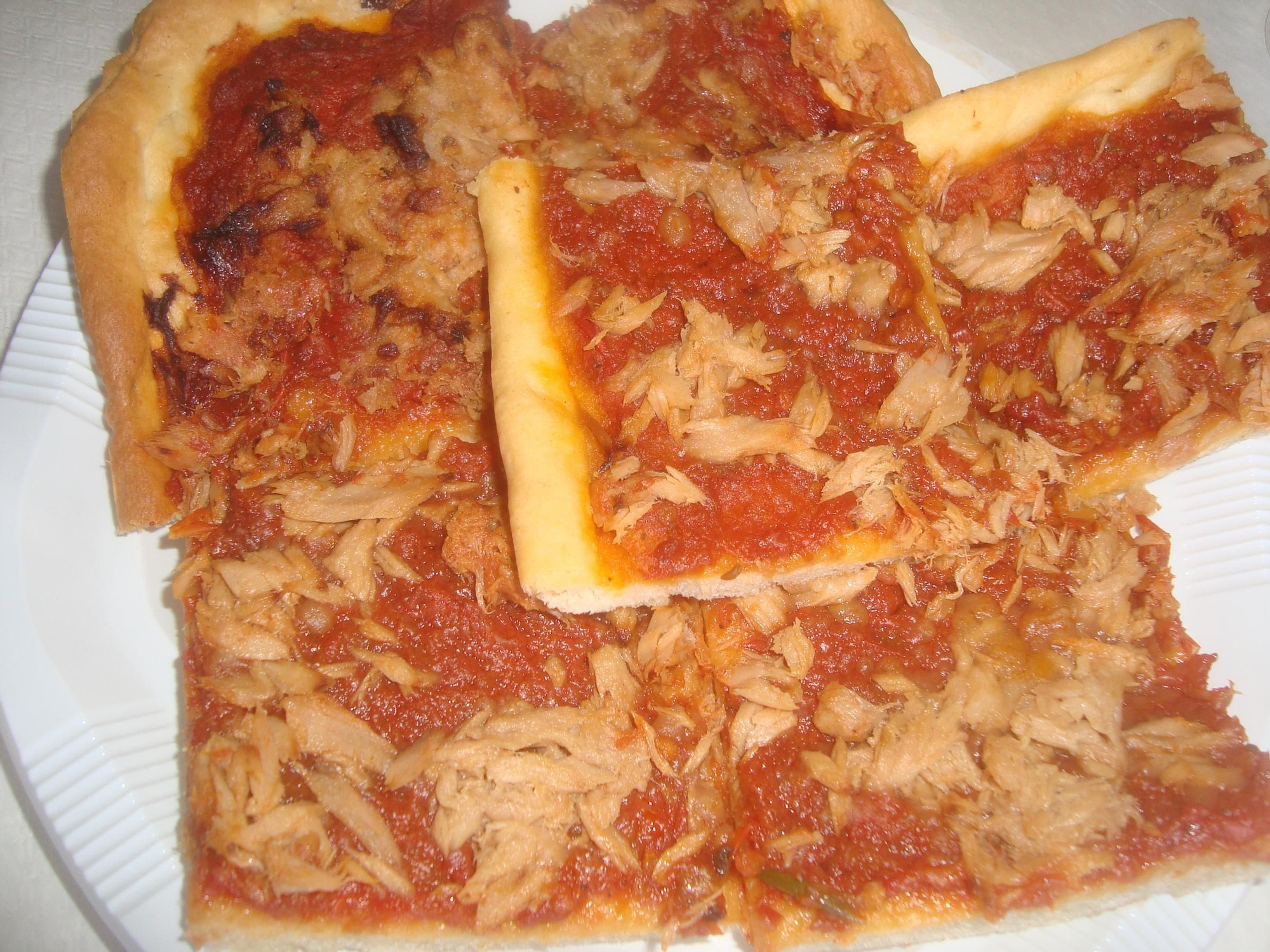 Coca de tomate, un plato típico de Castellón