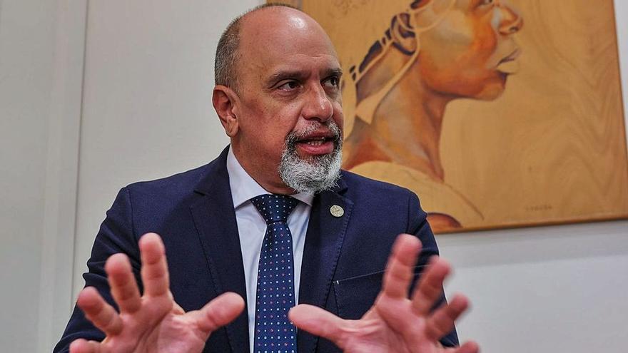 Luis Serra obliga a dimitir al vicerrector de Cultura por &quot;comportamiento inadecuado&quot; con una trabajadora
