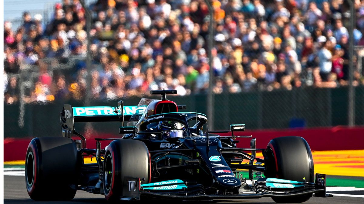 Hamilton se ha lucido ante sus fans, que han llenado las gradas de Silverstone