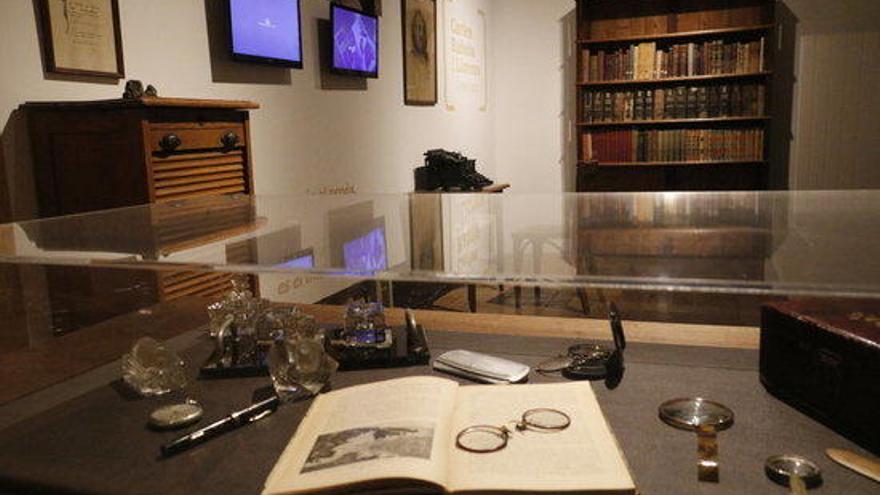 Els néts de Carles Rahola donen a Girona el seu despatx i part de la seva biblioteca