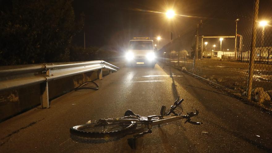 En estado grave un ciclista de Benicarló tras chocar contra un coche en la CV-11