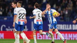 Sergi Gómez celebra su gol ante al Burgos