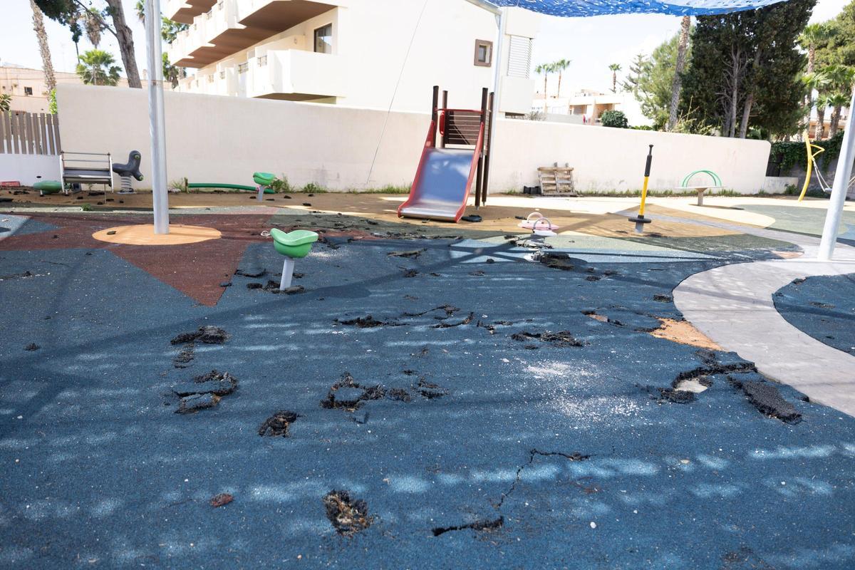 Estado del parque infantil Platja d'en Bossa