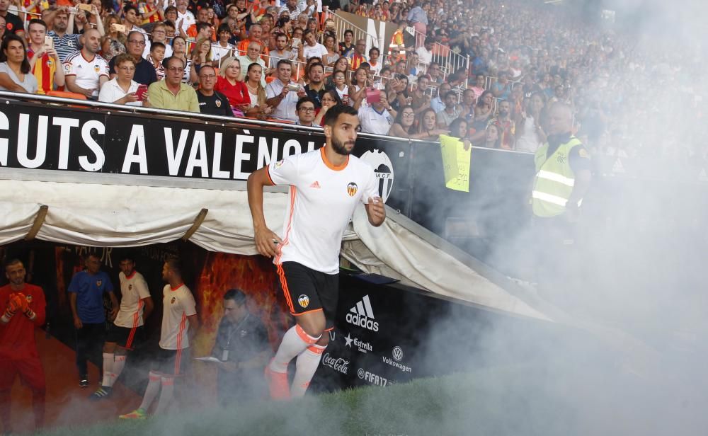 Todas las imágenes de la presentación del Valencia 2016/17