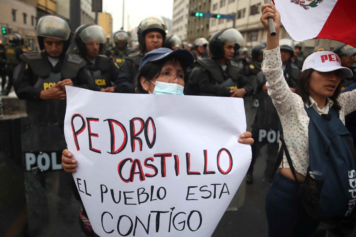 Seguidores de Pedro Castillo se manifiestan en Lima.