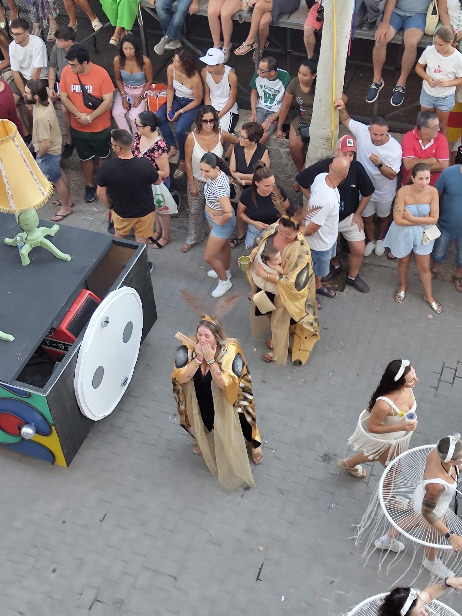 FOTOS | Un atípico desfile de carrozas en Alaró