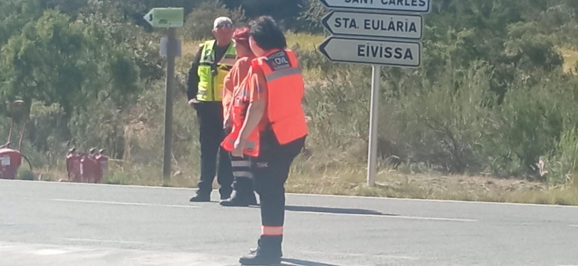 Todas las imágenes del incendio del rally en Ibiza