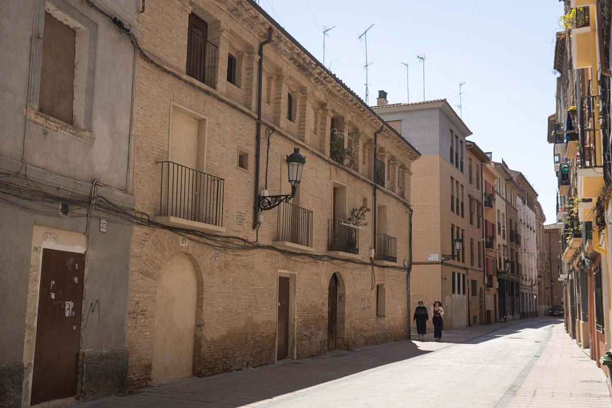 Un aspecto de la estética que tendría toda Zaragoza en los tiempos de Goya en la actual calle Palomar.