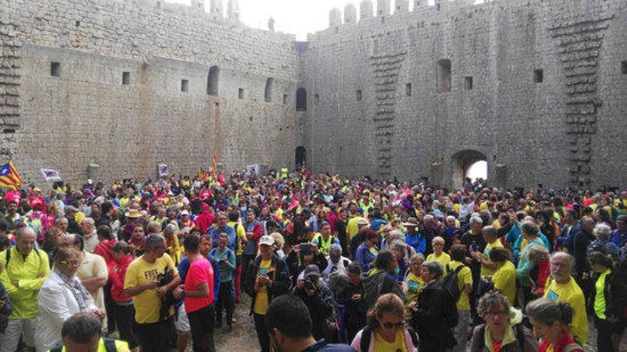 La multitud s&#039;ha congregat al castell del Montgrí.