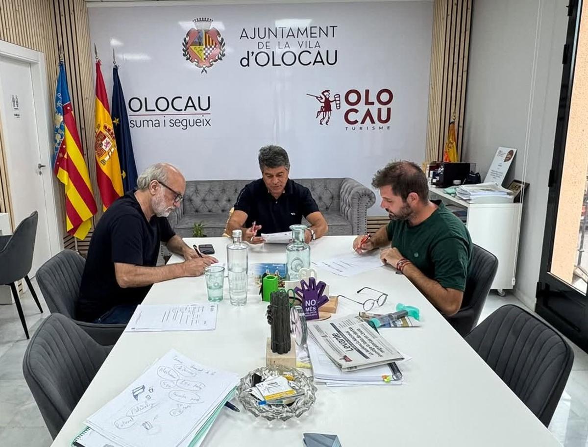 Los alcaldes de Gàtova, Marines y Olocau en la imagen que distribuyeron el 20 de agosto por la mañana.