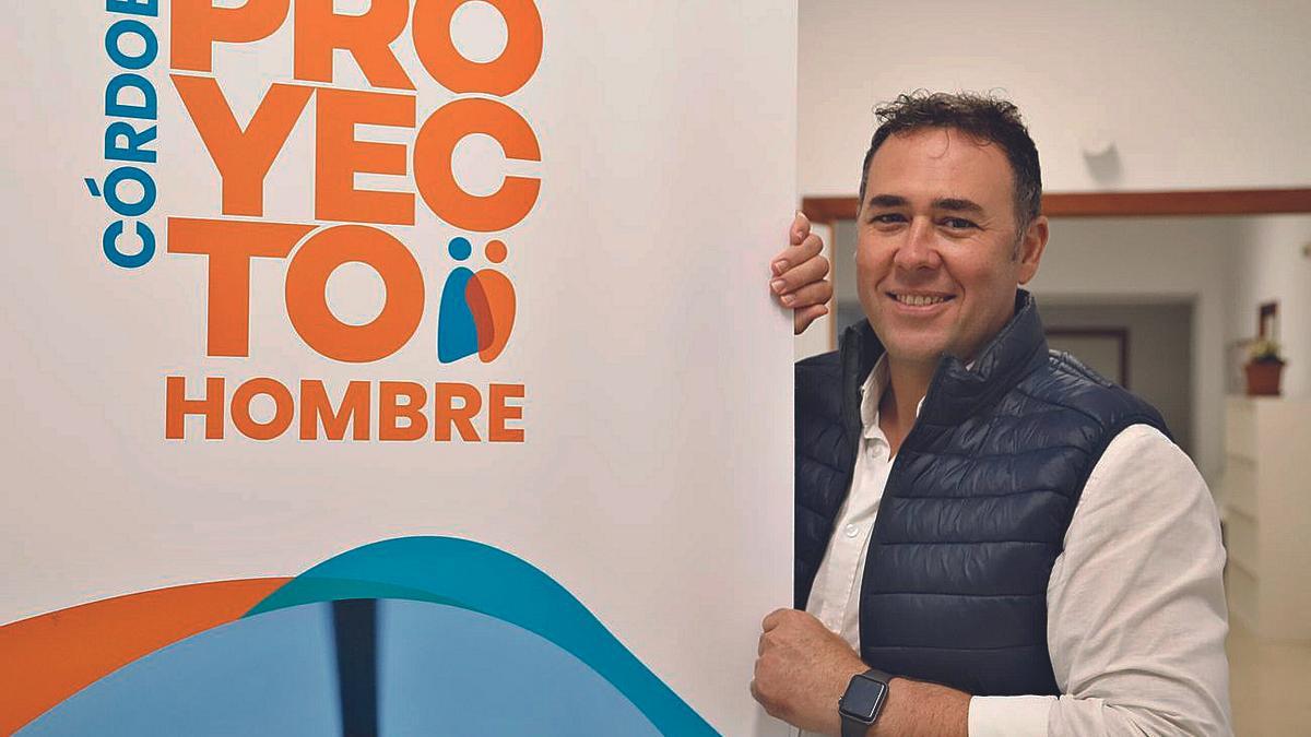Jesús Tamayo es el presidente de Proyecto Hombre en Córdoba, una entidad que lleva más de 30 años de trayectoria en la provincia para tratar  y prevenir las adicciones y lograr la reinserción.