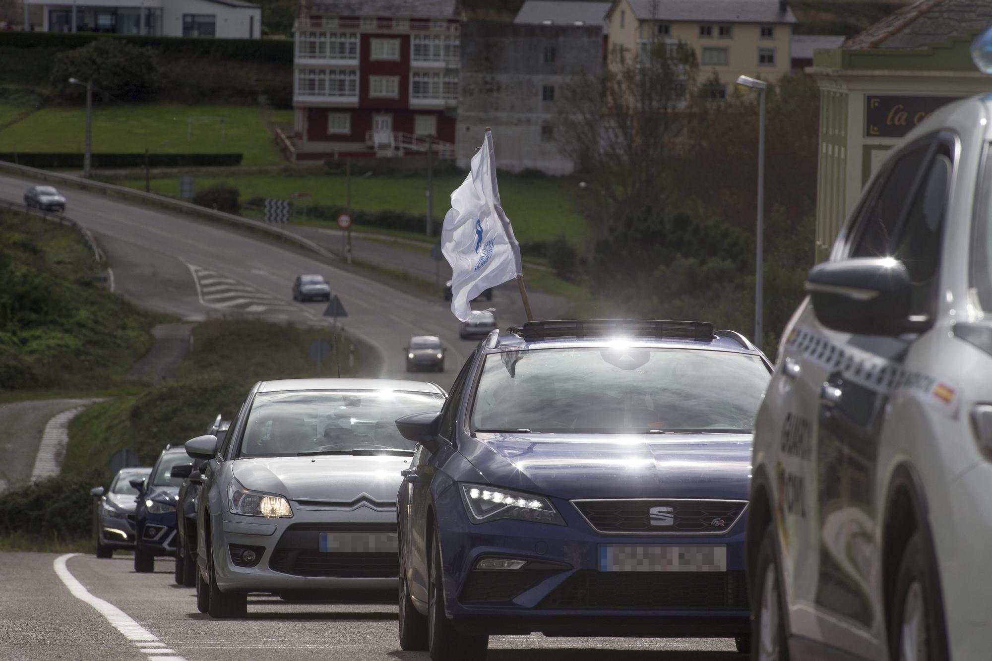 Mil vehículos en la caravana de Alcoa con el lema 'Enerxía solución'