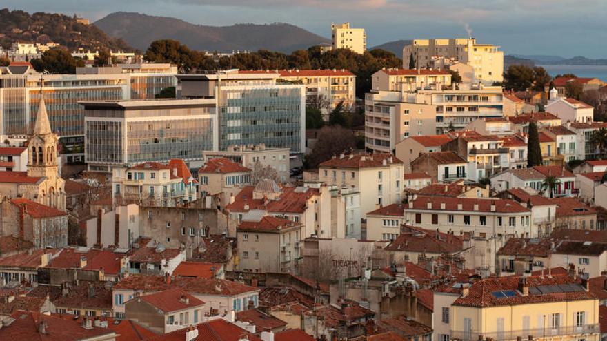 Vista de la ciudad francesa de Toulon.