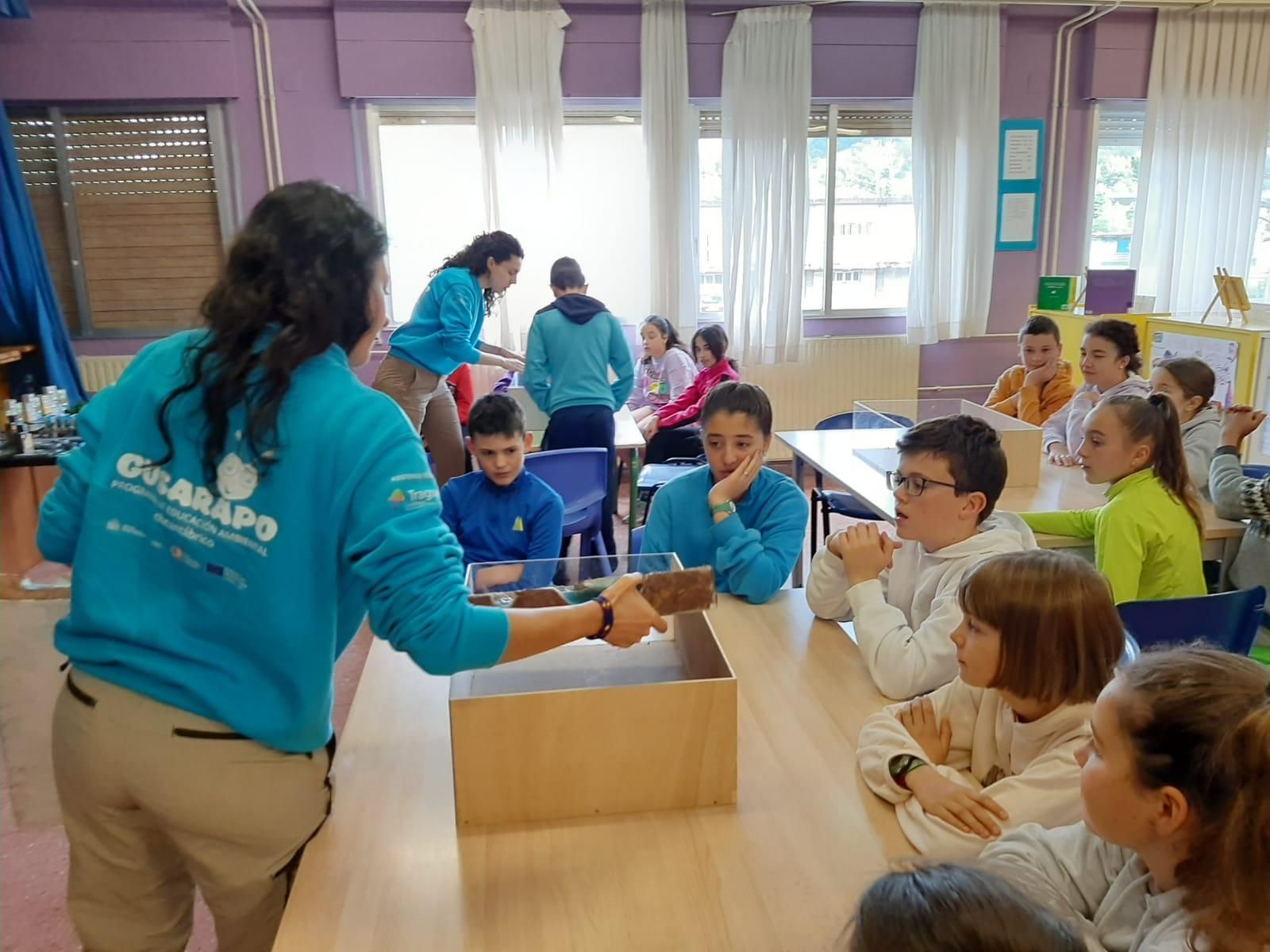 Los niños del colegio de Lieres, expertos en conservación de los ríos