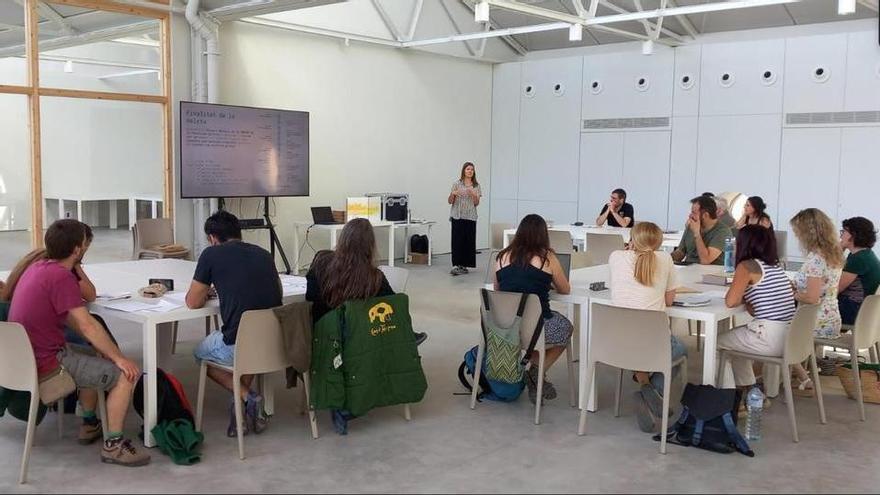 Presenten un nou recurs educatiu per apropar les curiositats geològiques de la Catalunya central a les escoles