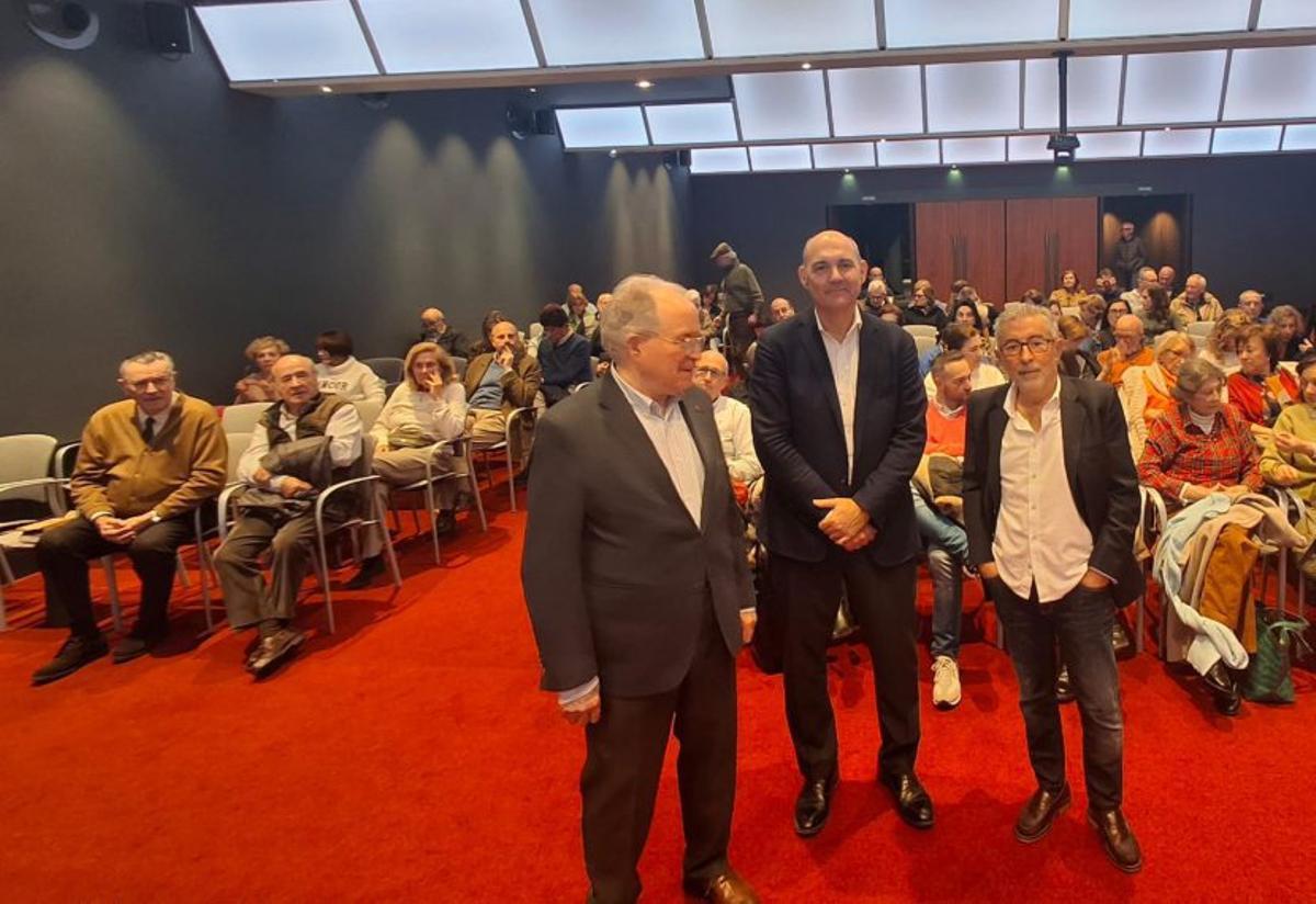 García, Uría y Trabajo, en un acto anterior en el Club.