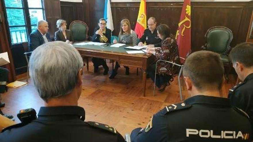 Reunión de la Junta Local de Seguridad de Redondela, ayer. // FdV