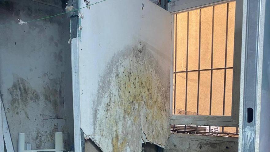 Imágenes del interior de las infraviviendas del supermercado desalojado del centro de Ibiza