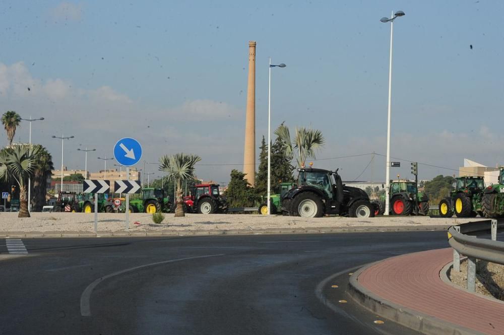 La protesta de agricultores a su paso por el Garru