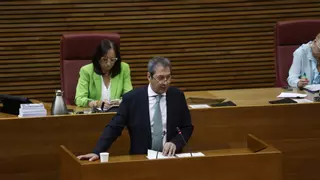 Barrera debuta en las Corts para "combatir el pancatalanismo cultural"