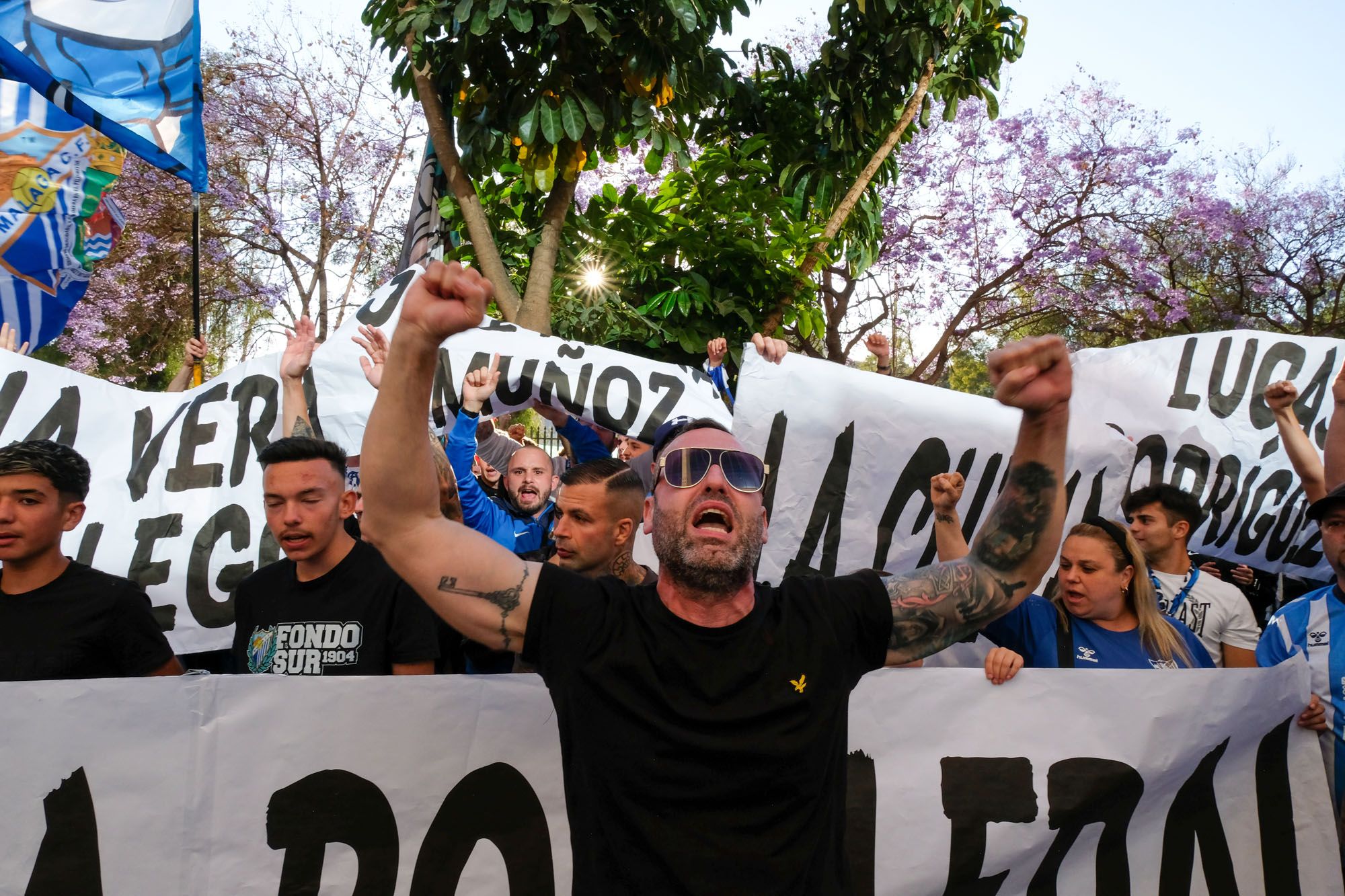 La protesta de la afición antes del Málaga CF - CD Mirandés, en imágenes