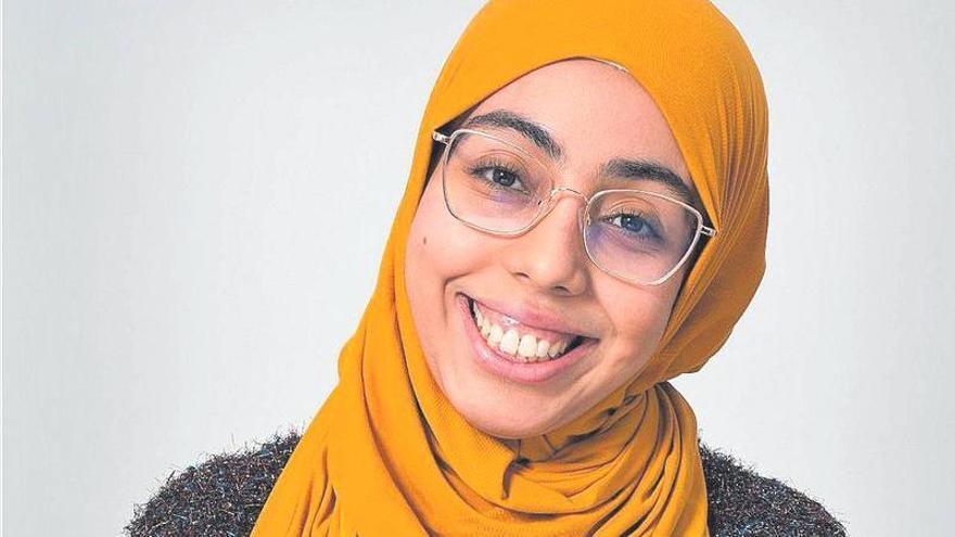 Nadia Ziani: «No veo a España preparada para ver a una periodista con hiyab en la tele»