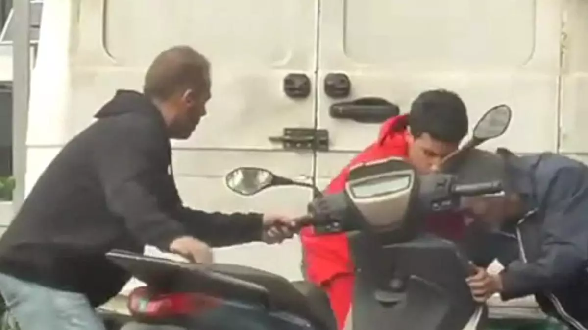 Así operaba la banda que robaba motos en Las Palmas de Gran Canaria: un furgón robado, persecuciones y huida a pie