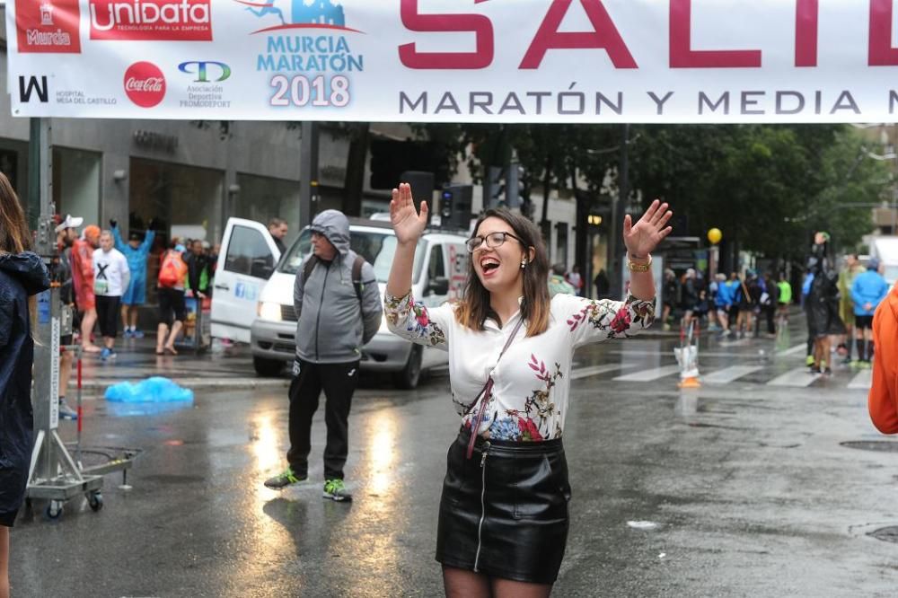 Ambiente y salida de la Maratón y Media Maratón de Murcia