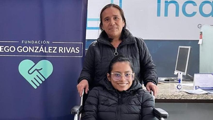 El Dr. González Rivas, médico del CHUAC, lidera en Perú una compleja cirugía a una joven con una grave enfermedad