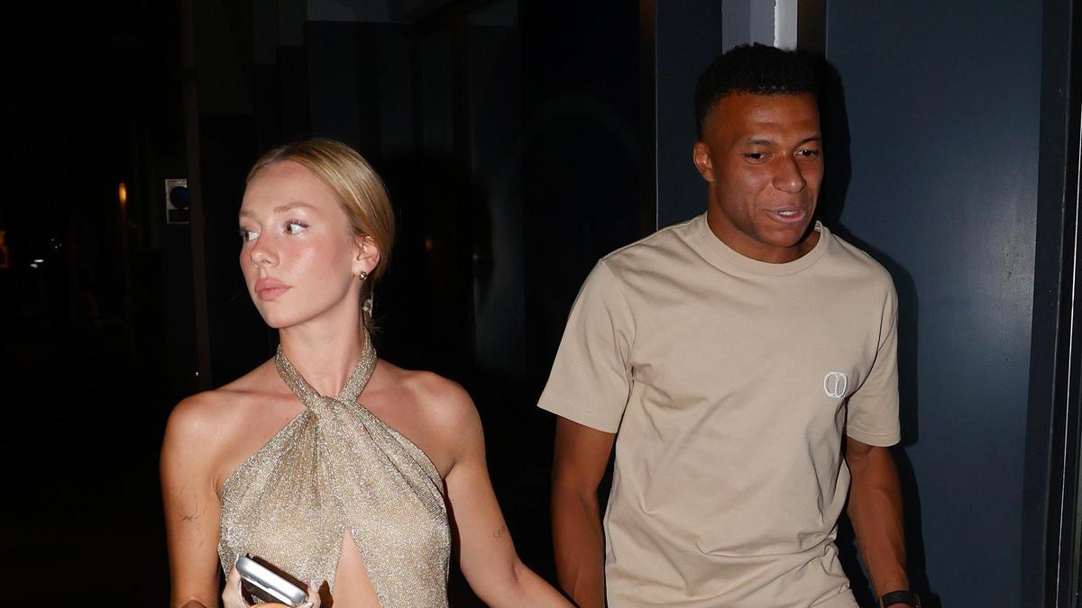 ESTER EXPÓSITO | Ester Expósito y Mbappé se muestran más enamorados que nunca durante una cita por Madrid