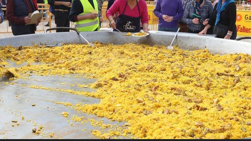 San Basilio cambia la paella gigante por la pizza en sus fiestas patronales