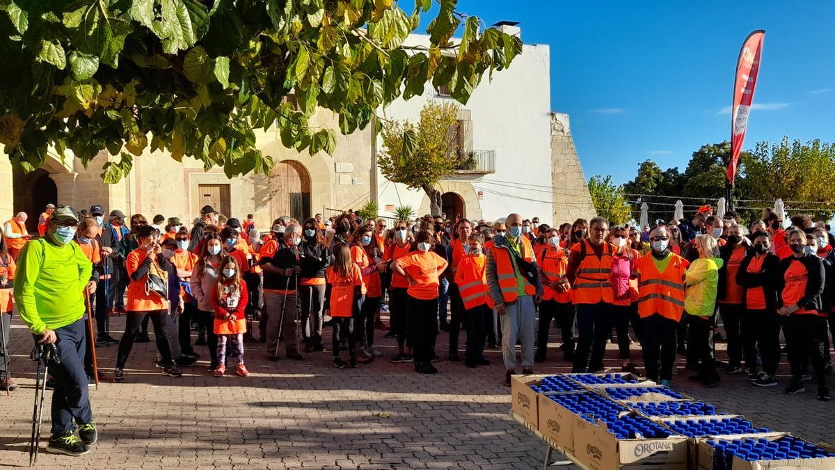 El voluntariado de Aula Natura se ha encargado de dirigir la marcha.