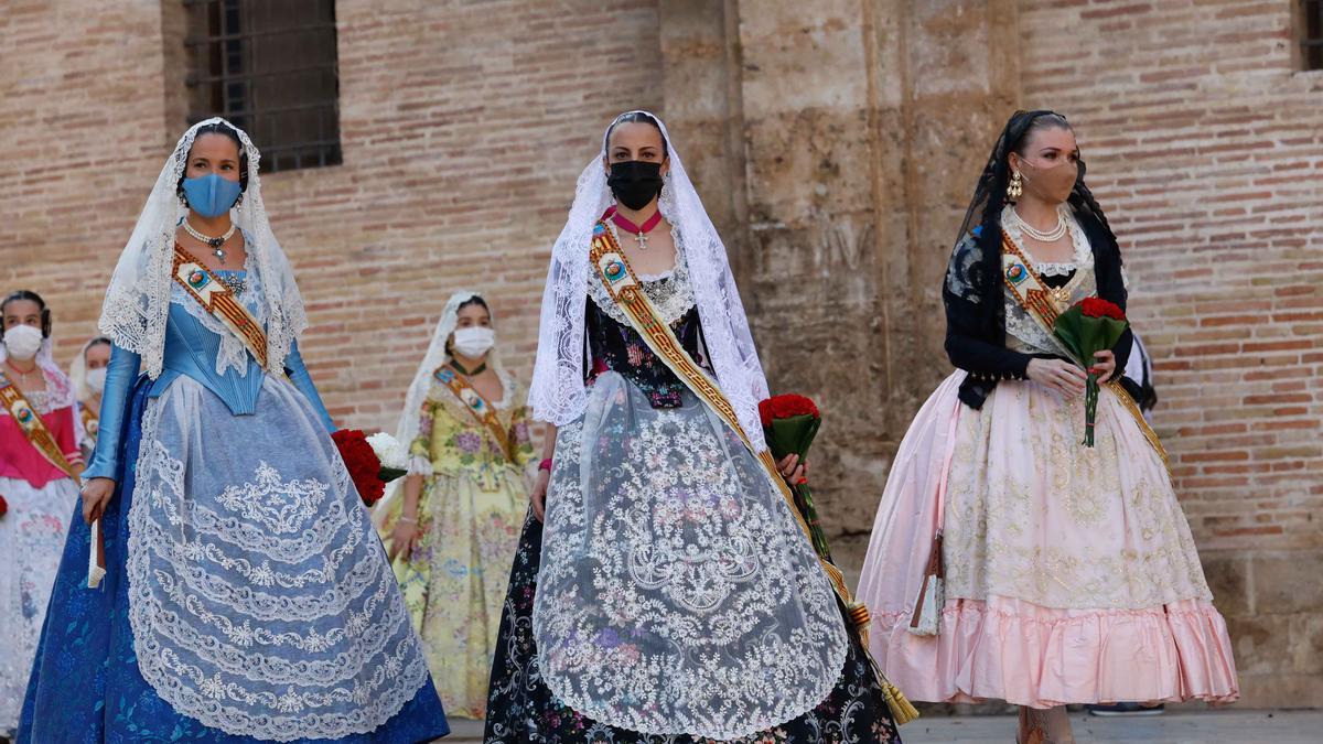 Búscate en el segundo día de Ofrenda por las calles del Mar y Avellanas entre las 9:00 y 10:00 horas