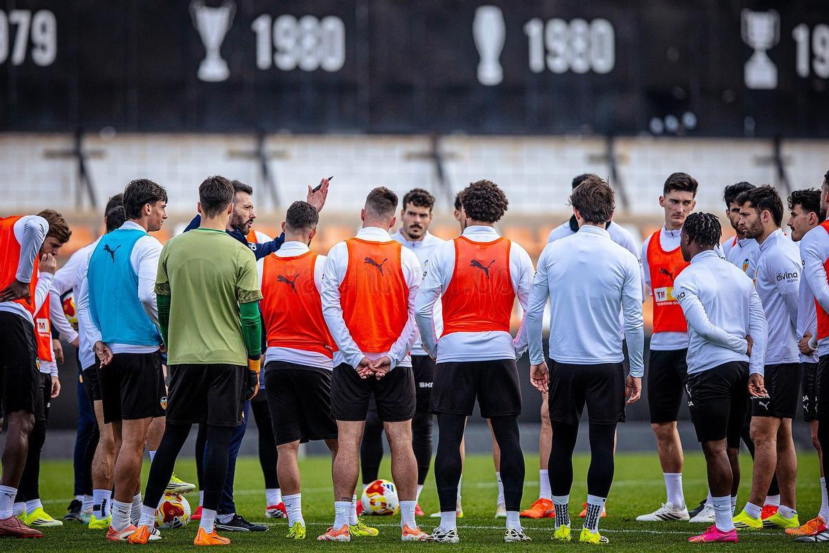 El Valencia CF en la Ciudad Deportiva de Paterna