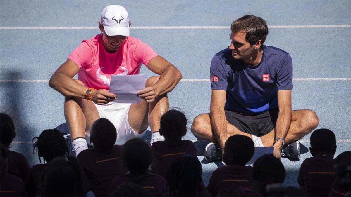 Nadal y Federer, durante su visita a Sudáfrica