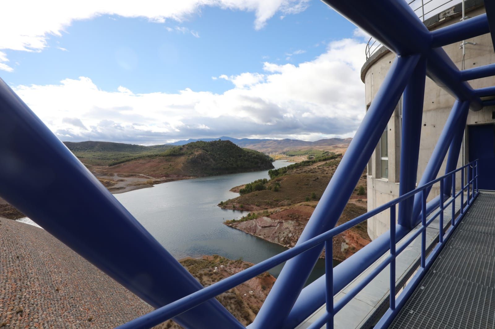 FOTOGALERÍA | Visita de Lambán y María Dolores Pascual al embalse de Mularroya