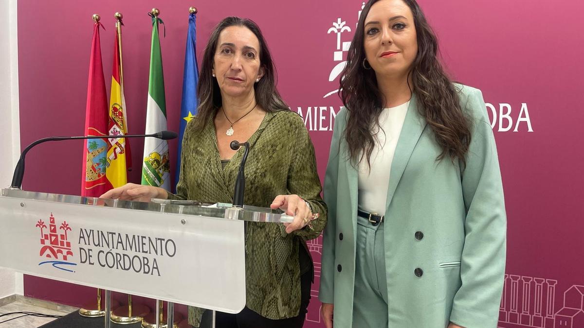 La portavoz de Vox, Paula Badanelli, y la concejala Marta León, en una imagen de archivo.