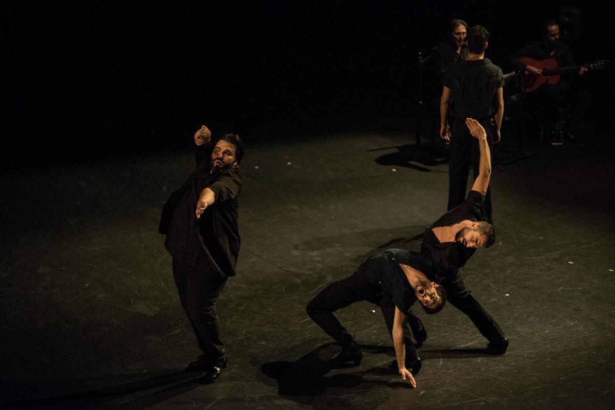 Estévez/Paños y compañía durante ’La confluencia’, espectáculo presentado en el Teatro Central el 23 de septiembre.