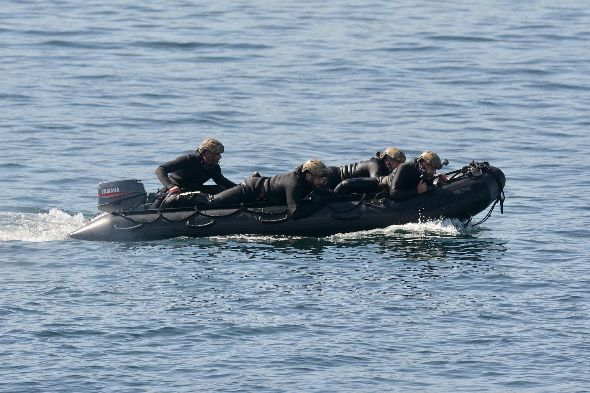 Así de espectacular fue la 'batalla' de la Armada en la Ría de Pontevedra