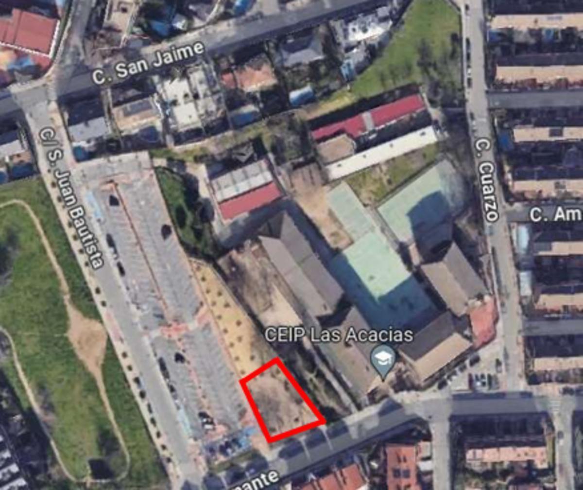 Nuevo parque infantil en la calle Diamante