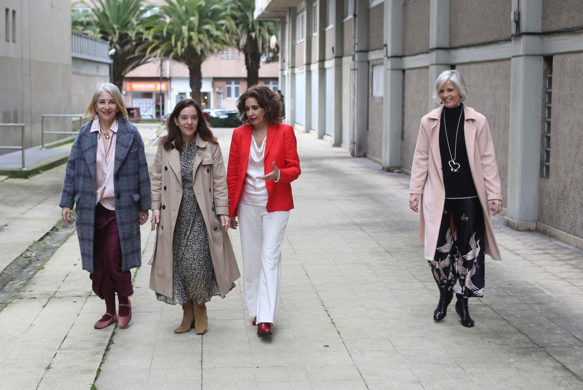 Encuentro feminista en la sede del PSOE en A Coruña con María Jesús Montero