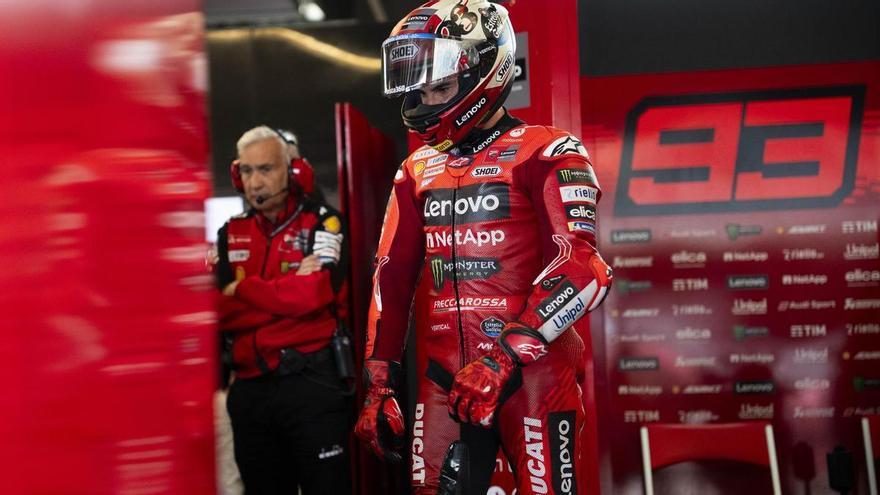 Márquez: &quot;Me he caído por exceso de confianza, no puede ser&quot;