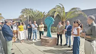 Agaete celebra el 50 aniversario de la Mancomunidad del Norte con una escultura de Pepe Dámaso