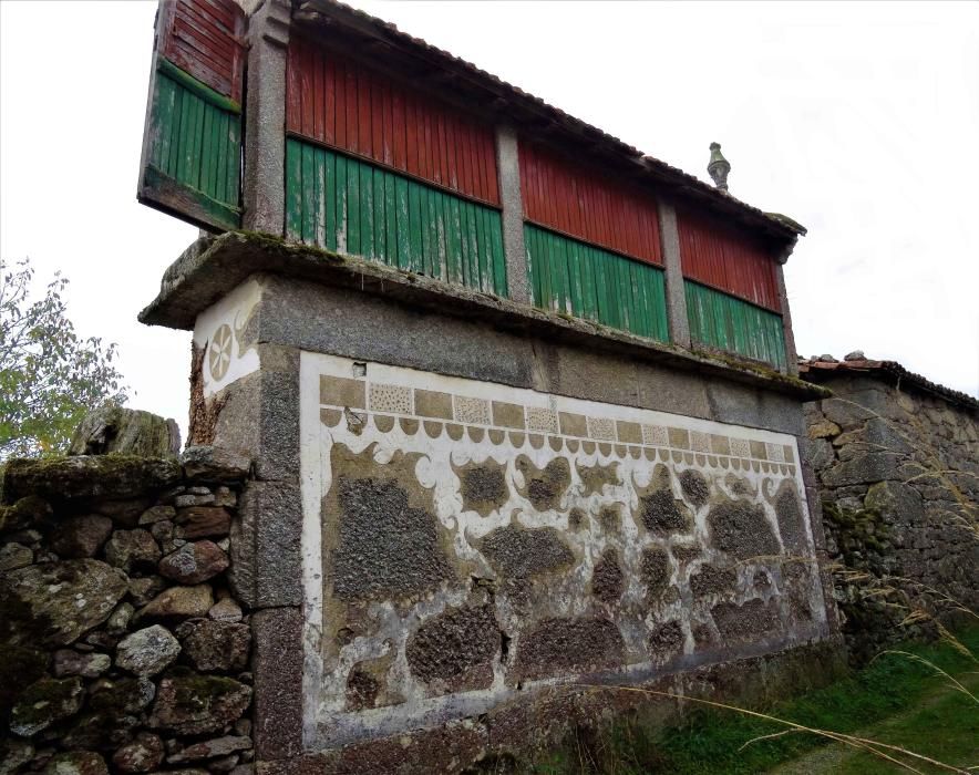 Esgrafiados en la Ribeira Sacra // Mar López Sotelo