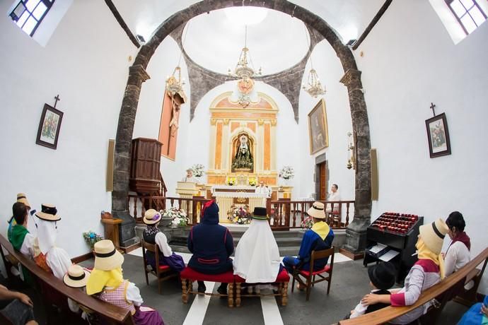 Boda con vestimenta de típicos de Gisela y Aday